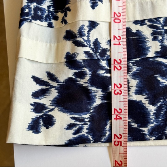 TALBOTS. Petites. Blue/White Animal Print Pleated Skirt. Size 10. Cotton… - Picture 10 of 10